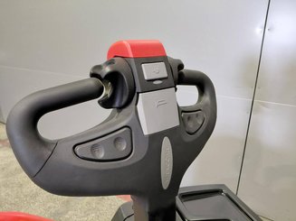 Transpaleta con plataforma Hangcha CBD30-AC2S