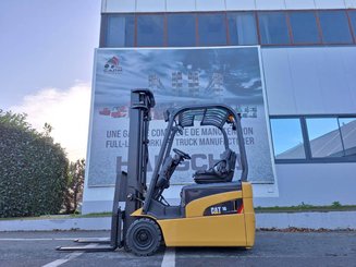 Carretilla contrapesada de 3 ruedas Caterpillar EP16NT - 2