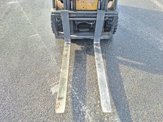 Carretilla contrapesada de 3 ruedas Caterpillar EP20NT