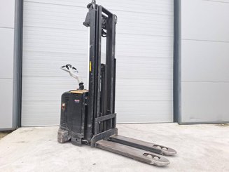 Apilador con conductor acompañante Caterpillar NSV16Ni - 3