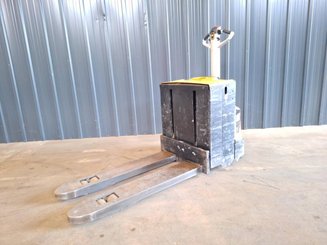 Transpaleta con conductor acompañante Caterpillar NPP20N2E