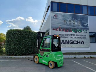 Carretilla contrapesada de 4 ruedas Hangcha XC25i