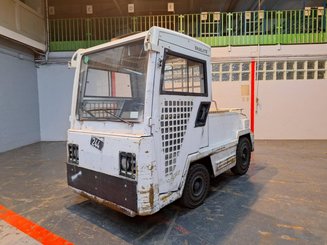 Tractor de remolque Charlatte T135