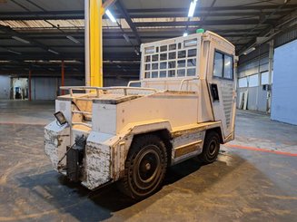 Tractor de remolque Charlatte T135