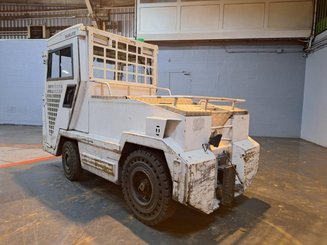 Tractor de remolque Charlatte T135