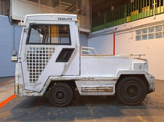 Tractor de remolque Charlatte T135