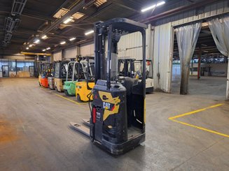 Apilador con plataforma Caterpillar NSR16N