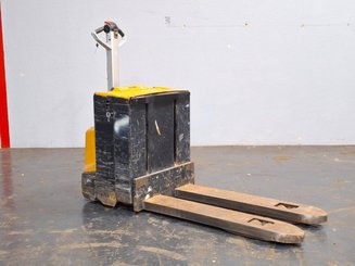 Transpaleta con conductor acompañante Caterpillar NPP20N2E
