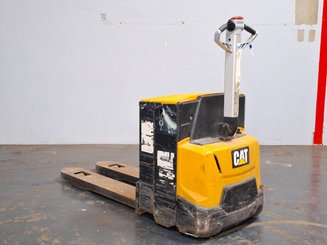 Transpaleta con conductor acompañante Caterpillar NPP20N2E