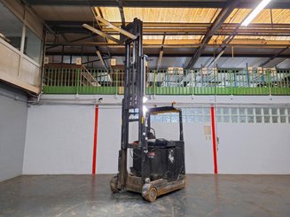 Carretilla retráctil Caterpillar NR16N2