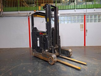 Carretilla retráctil Caterpillar NR16N2