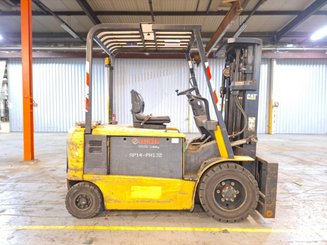 Carretilla contrapesada de 4 ruedas Caterpillar EP30K-PAC