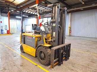 Carretilla contrapesada de 4 ruedas Caterpillar EP30K-PAC