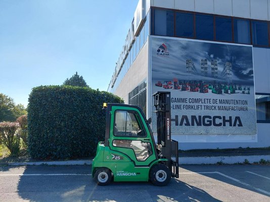 Carretilla contrapesada de 4 ruedas Hangcha XC25i - 1