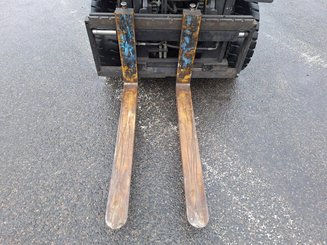 Carretilla contrapesada de 4 ruedas Yale GLP40VX5