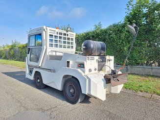 Tractor de remolque Charlatte TE225