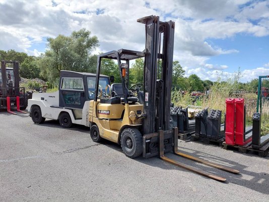 Carretilla contrapesada de 4 ruedas Caterpillar GP18 - 1