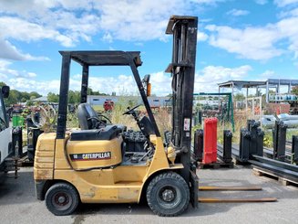 Carretilla contrapesada de 4 ruedas Caterpillar GP18