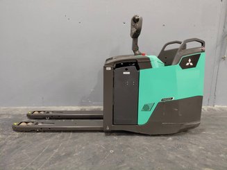 Transpaleta con plataforma Mitsubishi PBF25N3R MITSUBISHI - 2