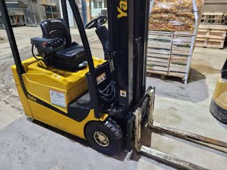Carretilla contrapesada de 3 ruedas Yale ERP15 - 1