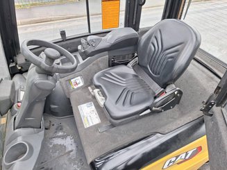 Carretilla contrapesada de 4 ruedas Caterpillar EP30N - 6