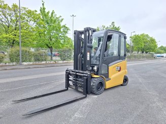 Carretilla contrapesada de 4 ruedas Caterpillar EP30N - 1