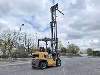 Carretilla contrapesada de 4 ruedas Caterpillar GP25NTD