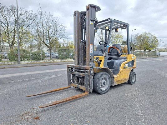 Carretilla contrapesada de 4 ruedas Caterpillar GP25NTD - 1