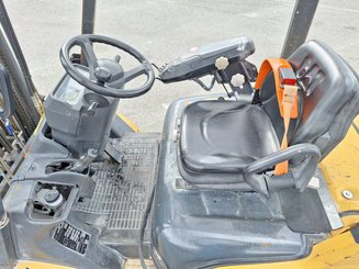 Carretilla contrapesada de 4 ruedas Caterpillar GP25NTD