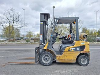 Carretilla contrapesada de 4 ruedas Caterpillar GP25NTD