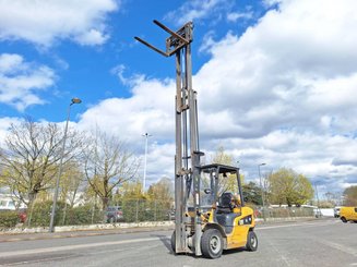 Carretilla contrapesada de 4 ruedas Caterpillar GP25NTD