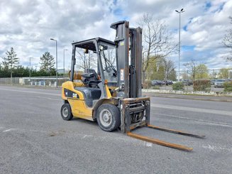 Carretilla contrapesada de 4 ruedas Caterpillar GP25NTD