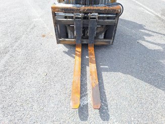 Carretilla contrapesada de 4 ruedas Caterpillar GP25NTD