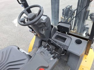 Carretilla contrapesada de 4 ruedas Caterpillar GP35 NTD