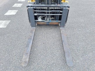 Carretilla contrapesada de 4 ruedas Caterpillar GP35 NTD