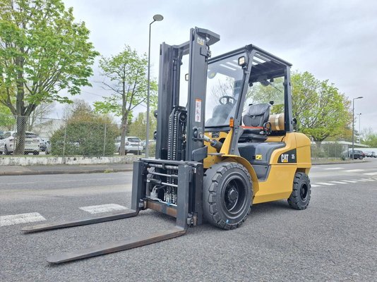 Carretilla contrapesada de 4 ruedas Caterpillar GP35 NTD - 1