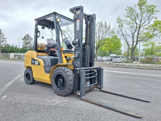 Carretilla contrapesada de 4 ruedas Caterpillar GP35 NTD - 3