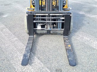 Carretilla contrapesada de 4 ruedas Caterpillar GP35 NTD - 12