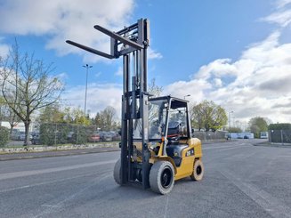 Carretilla contrapesada de 4 ruedas Caterpillar GP35 NTD - 1
