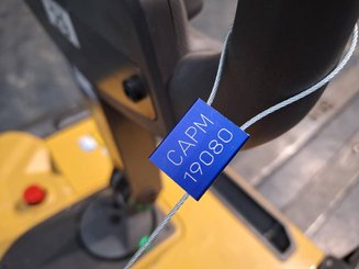 Transpaleta con plataforma Caterpillar NPV20N2