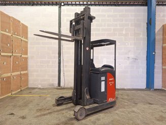Carretilla retráctil Fenwick R14S