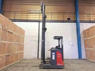 Carretilla retráctil Fenwick R14S