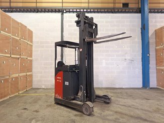 Carretilla retráctil Fenwick R14S