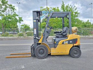 Carretilla contrapesada de 4 ruedas Caterpillar GP20NT