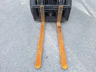 Carretilla contrapesada de 4 ruedas Caterpillar GP20NT