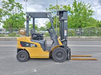 Carretilla contrapesada de 4 ruedas Caterpillar GP20NT