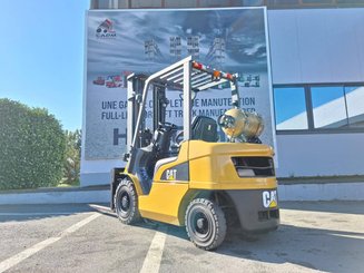 Carretilla contrapesada de 4 ruedas Caterpillar GP25NTD
