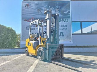 Carretilla contrapesada de 4 ruedas Caterpillar GP25NTD