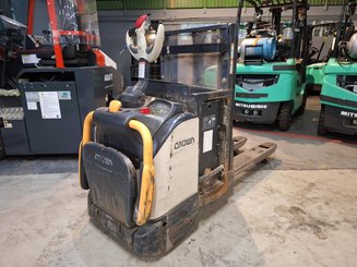 Apilador con conductor acompañante Crown DT3040 2.0