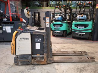 Apilador con conductor acompañante Crown DT3040 2.0